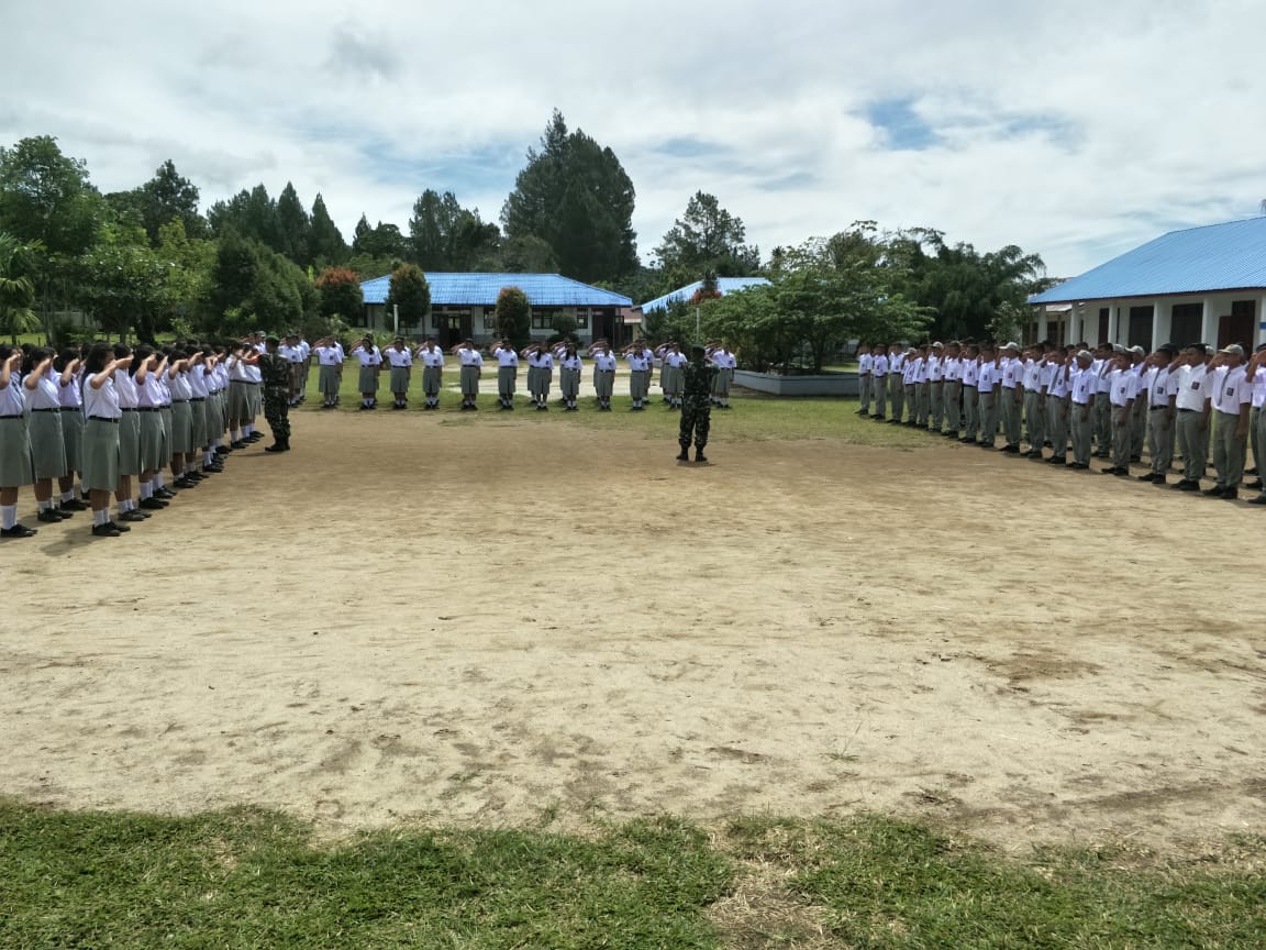 Dalam Rangka HUT RI Ke 74, Koramil 15/Habinsaran, Latih Paskibra