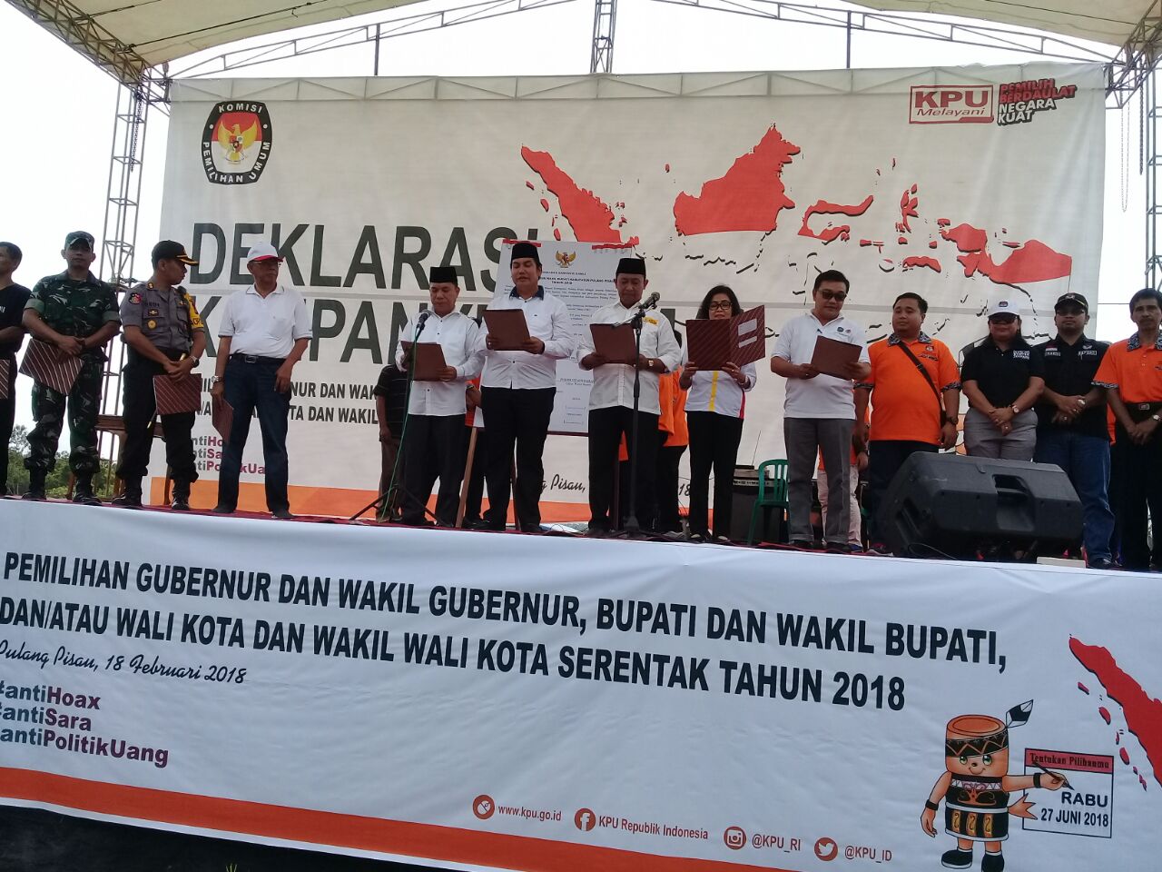 KAPOLRES PULPIS AJAK SEMUA ELEMEN MASYARAKAT DAN PASLON BUPATI DALAM ACARA DEKLARASI KAMPANYE DAMAI