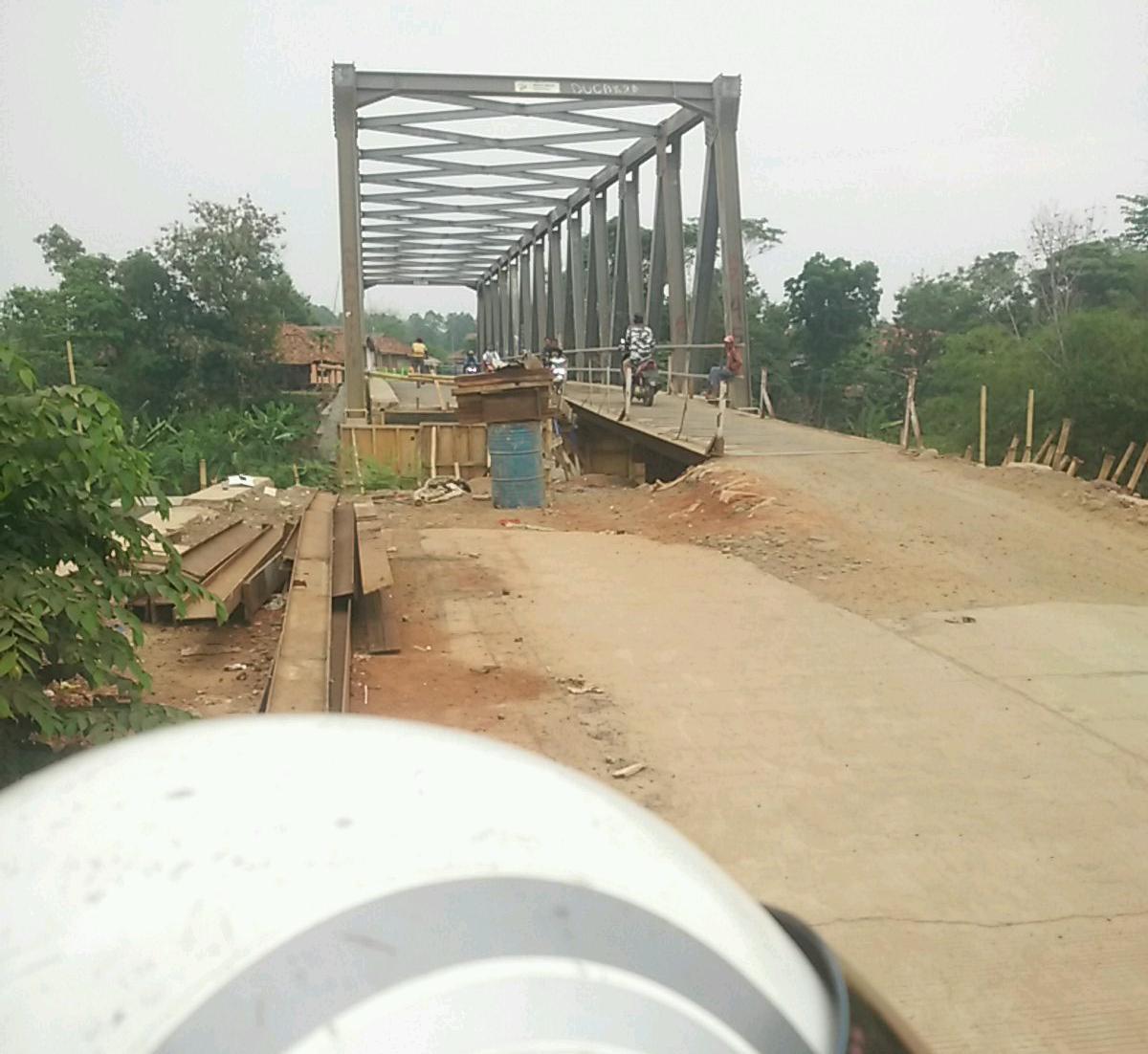 Proyek Jembatan Mangkrak Purwakarta, Jabar, Rakyat Jadi Sengsara