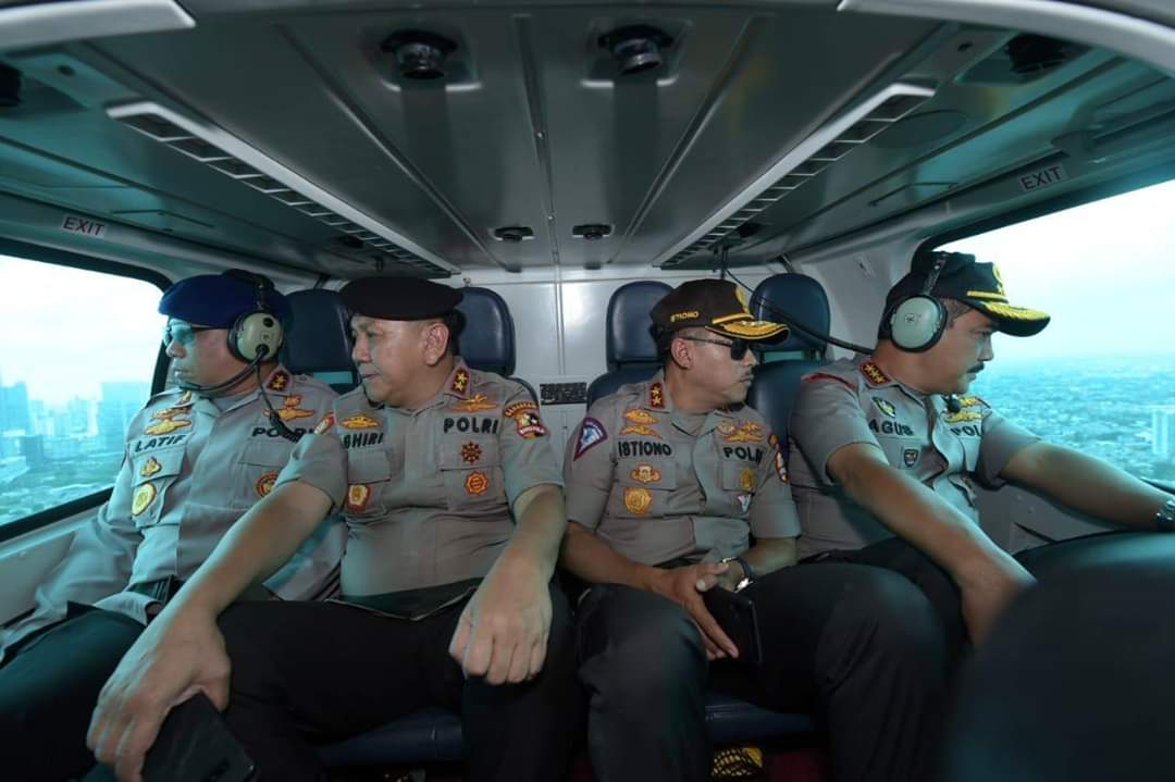 Kabaharkam Polri Pantau Lokasi Banjir Jabodetabek