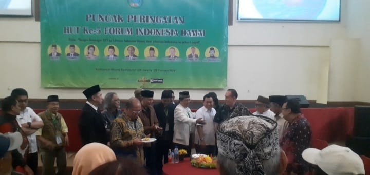 Puncak HUT Ke-5 Forum Indonesia Damai: Tebarkan Kedamaian hingga Pelosok Negeri Bersama Tokoh Nasional