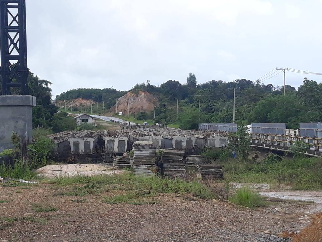 Siapa Yang Bertangung Jawab Di Balik Mangraknya Proyek Jembatan Sungai Wanggu, Boulevard,?