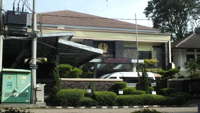 Imigrasi Bogor Diduga di Kuasai Oknum Calo , Si Calo Tanpa Rasa Malu Nekat Marah Marah di Ruang kasi Lantaskim