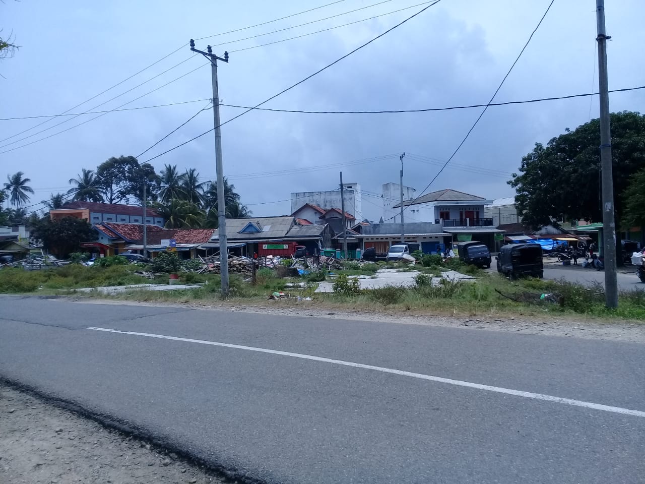 Aset Masyarakat Pasar Yang Dirusak Pihak Bupati Pesibar, Agus Istiqlal