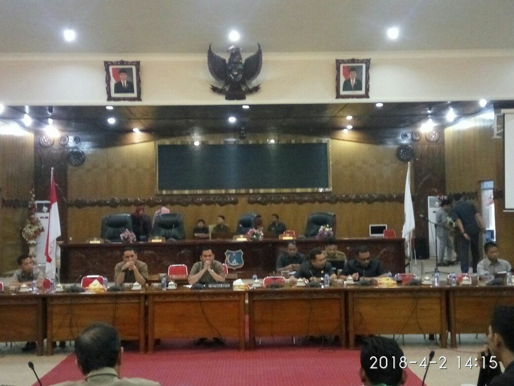 PEMKAB DAN DPRD TANJAB BARAT SEPAKAT PURA-PURA BUTA DAN TULI TERKAIT MASALAH LISTRIK DAN ALOKASI GAS
