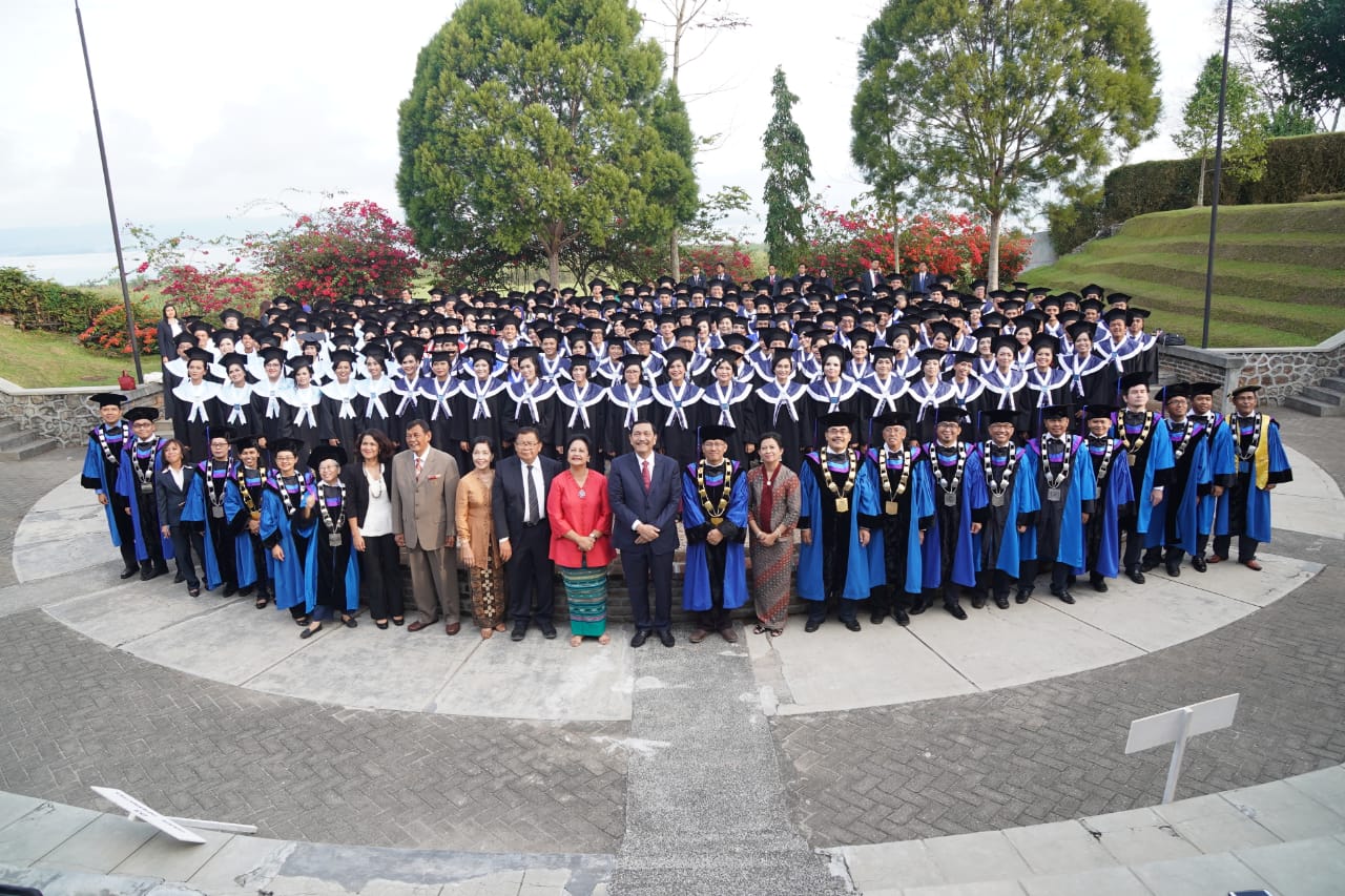 Untuk Indonesia, LBP : Menyambut Kedatangan Para Mahasiswa Mahasiswi Baru