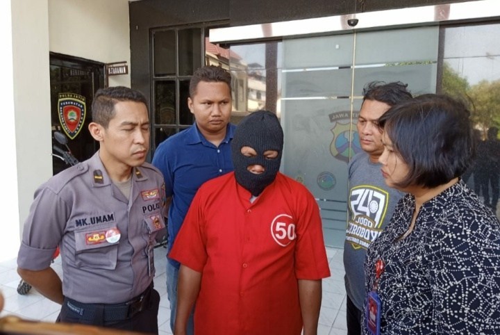 Hamili Anak Kandungnya Hingga Melahirkan, Ayah Bejat Ini Digelandang Ke Polrestabes Surabaya