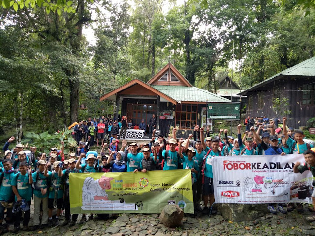 MEDIA NASIONAL OBOR KEADILAN BEKERJASAMA DENGAN FUN HIKING MONTANA, BERSIH GUNUNG GEDE PANGRANGO 2017.