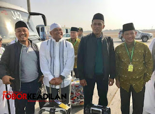 Panglima TNI Jenderal TNI Gatot Nurmantyo Berangkat Menunaikan Haji.