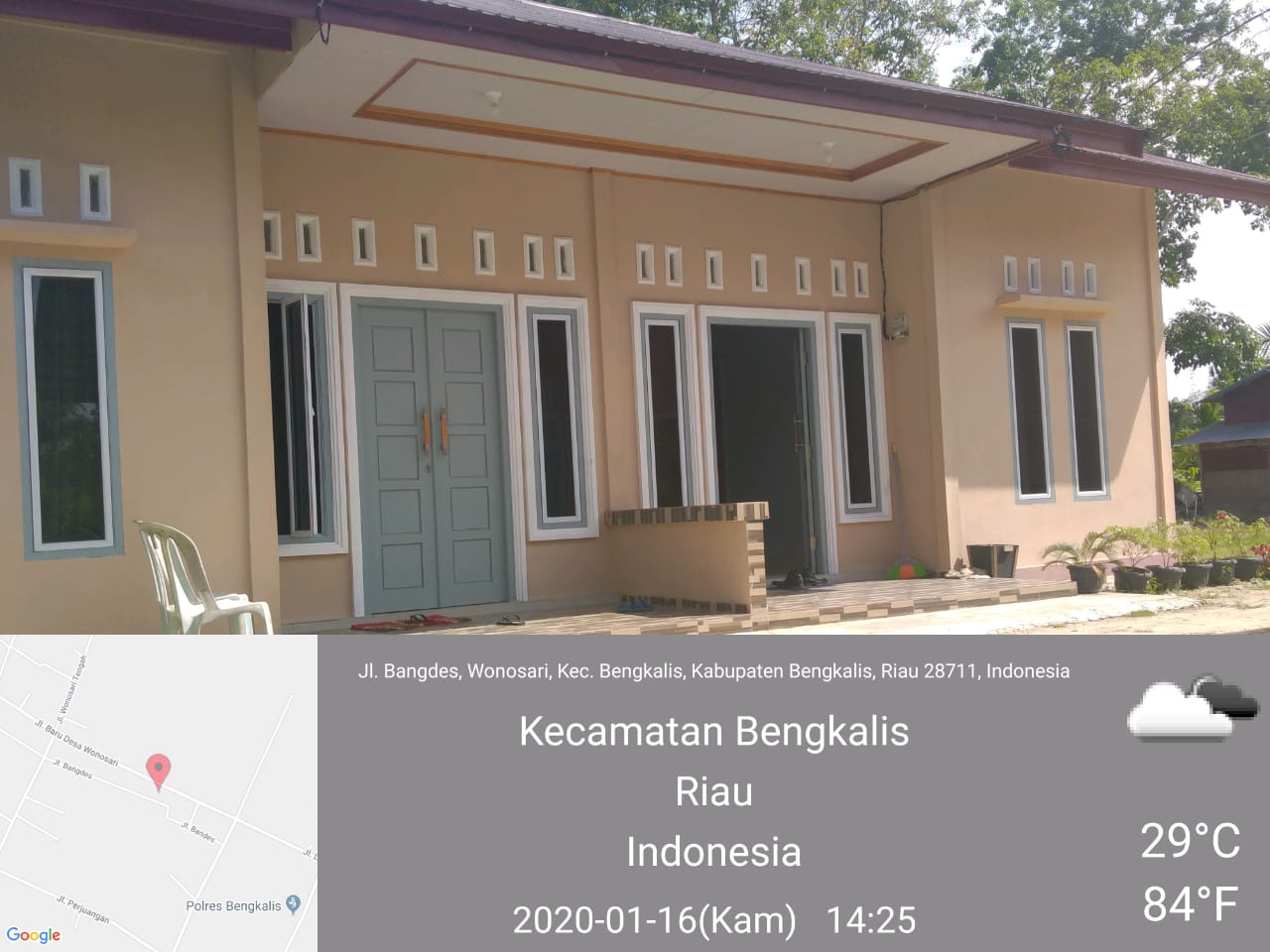 Lima Orang Yang Diduga Personil Polsek Bantan, Seruduk Dan Acak-acak Rumah Warga