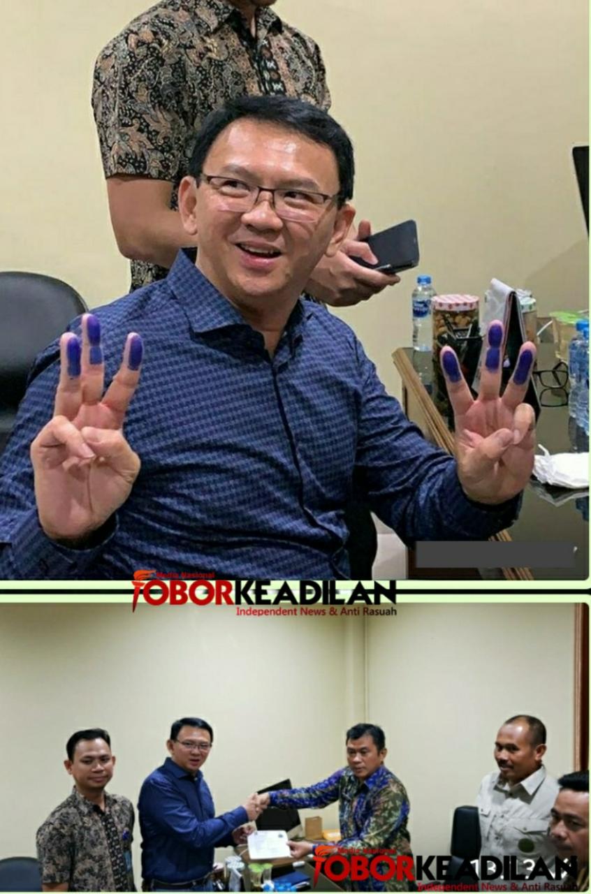 INI KEMEJA DAN EKSPRESI AHOK SAAT TEKEN BERKAS BEBAS MURNI TADI PAGI