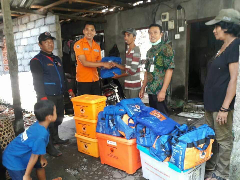 Pemkab Karangasem Salurkan Bantuan Warga Muslim Yang Terkena Musibah Bencana Alam