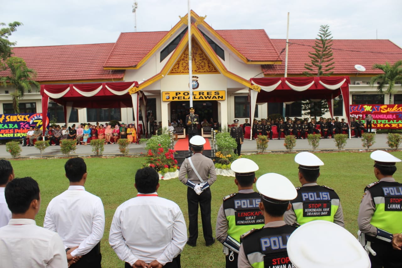 Polres Pelalawan Gelar Upacara Dan Syukuran Hari Bhayangkara Ke -72