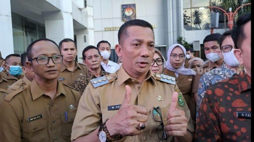 Muhammad Adil Bupati Kepulauan Meranti Dibekuk Pasukan KPK