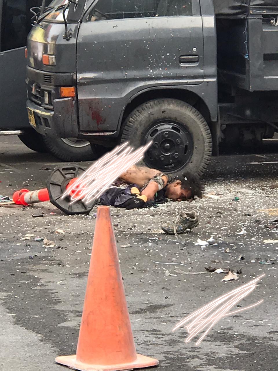 Breaking News..Bom Bunuh Diri di Polrestabes Medan, Pelaku Tewas 