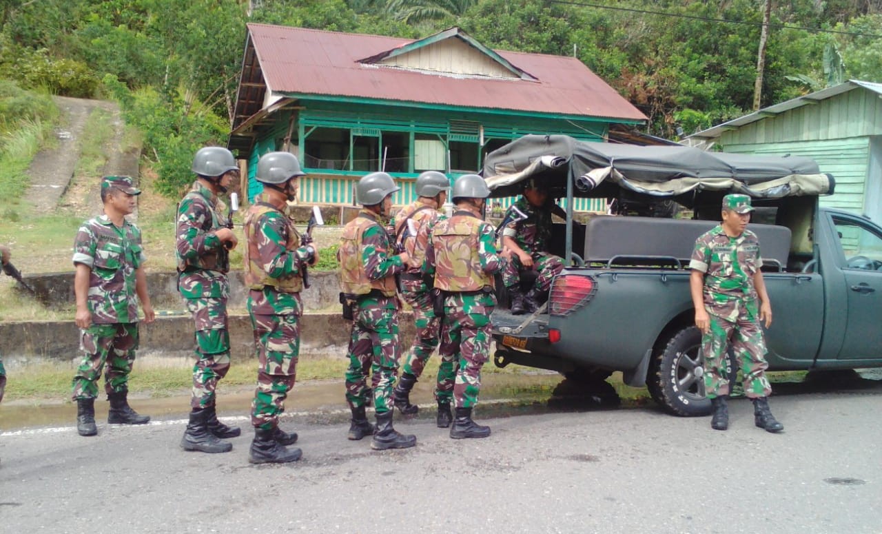 TNI Aceh Selatan Patroli Keamanan Jelang Peringatan HUT RI ke- 73