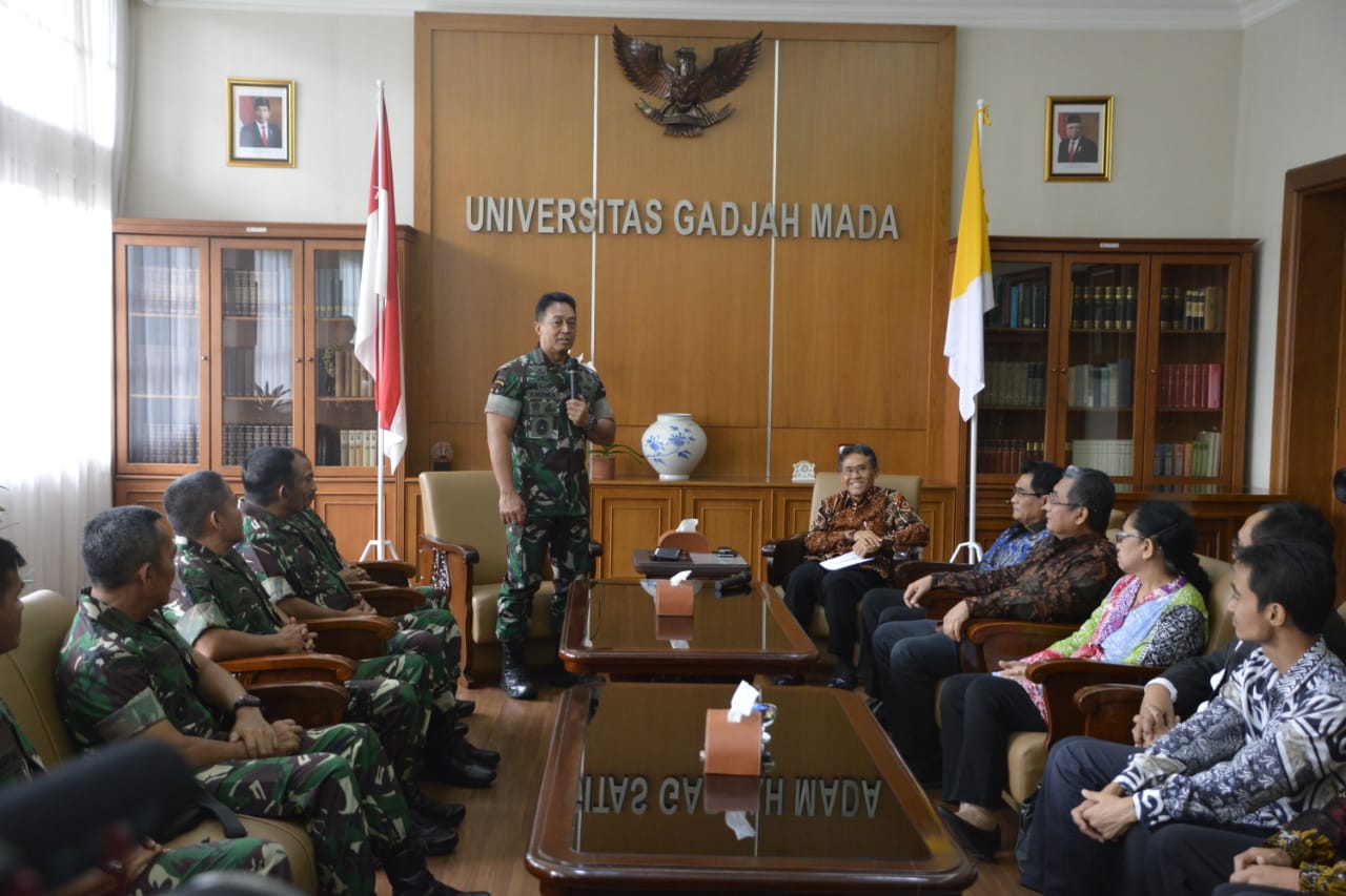 Kasad dan Rektor UGM Jalin Kerja Sama Program Pascasarjana