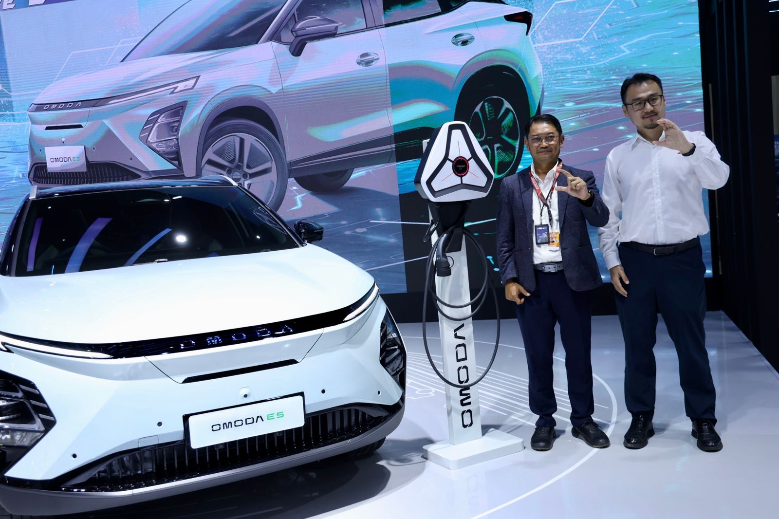 PLN Mendorong Akselerasi Kendaraan Listrik di Indonesia Melalui Penyediaan Layanan Home Charging