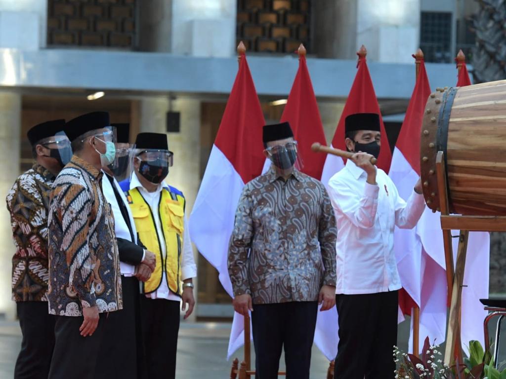 Presiden Jokowi meresmikan selesainya renovasi besar pertama Masjid Istiqlal setelah 42 tahun berdiri