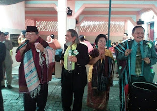 WAGIRIN ARMAN DAN AKBP MARULI SIAHAAN  BANTU GALANG DANA  RUMAH DINAS PENDETA HKBP MELATI