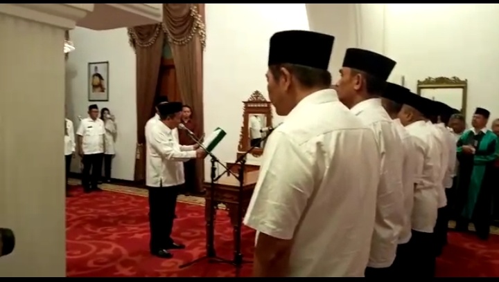 Dilantik Oleh Wabub, Delapan Pejabat Tinggi Pemkab Pasuruan Belum Bisa Duduki Jabatannya
