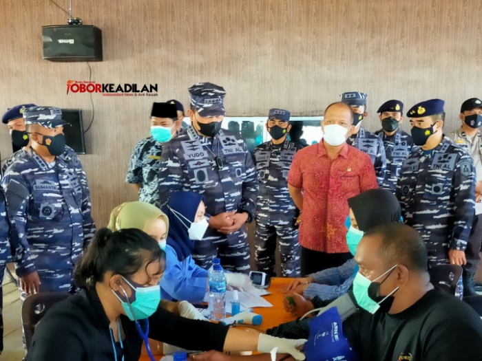 Serbuan Vaksin Kampung Nelayan Batam Disaksikan Laksamana TNI Yudo Margono, SE, MM