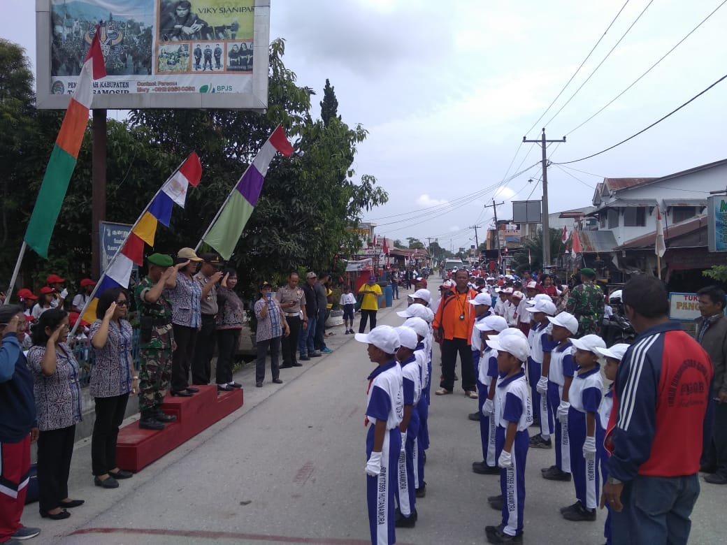 Menyambut HUT yang ke 74, Seluruh Pelajar Tingkat SD, SMP, SMA, Kecamatan Silaen Kab Tobasa Mengadakan Perlombaan Gerak Jalan 