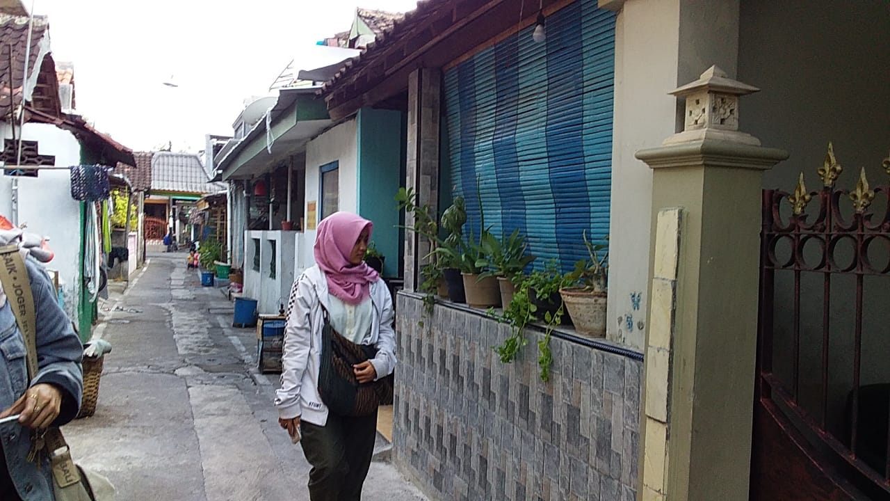 Atribut Ormas Terlarang HTI dan ISIS Disita Densus 88 Saat Geledah Rumah Tersangka Teroris