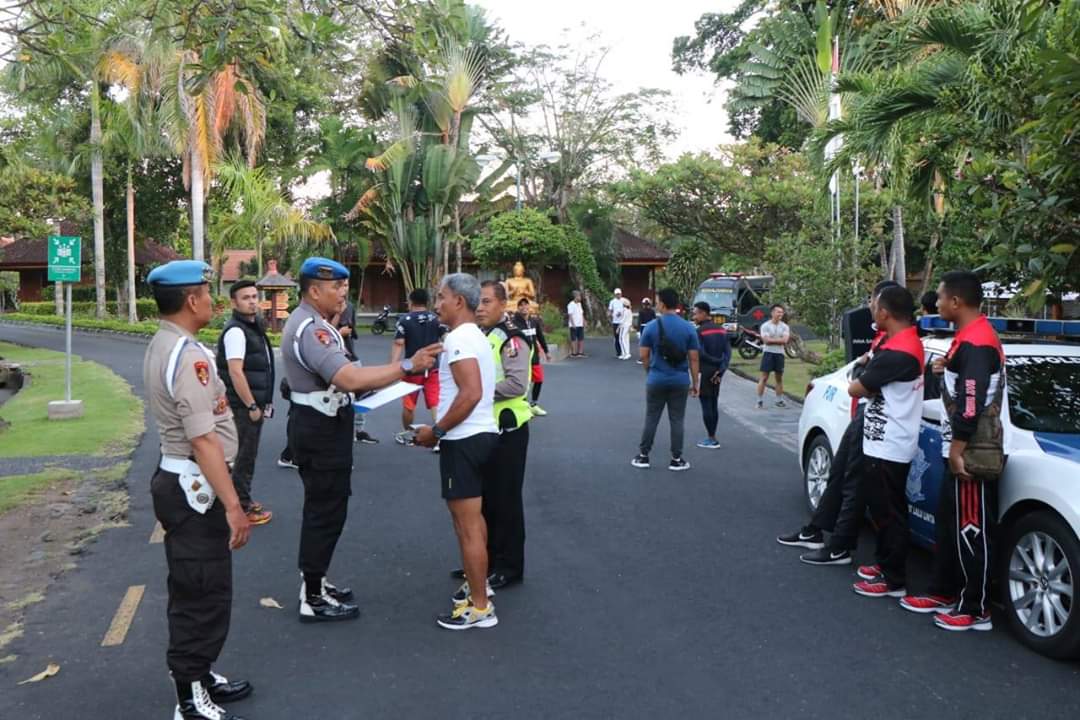 Safari Politik Cawapres No Urut 2 di Sanur, Personel Polda Bali Lakukan Pengamanan