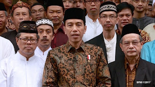 Presiden Joko Widodo mengucapkan selamat Hari Raya Idul Fitri 1 Syawal 1438 H. 