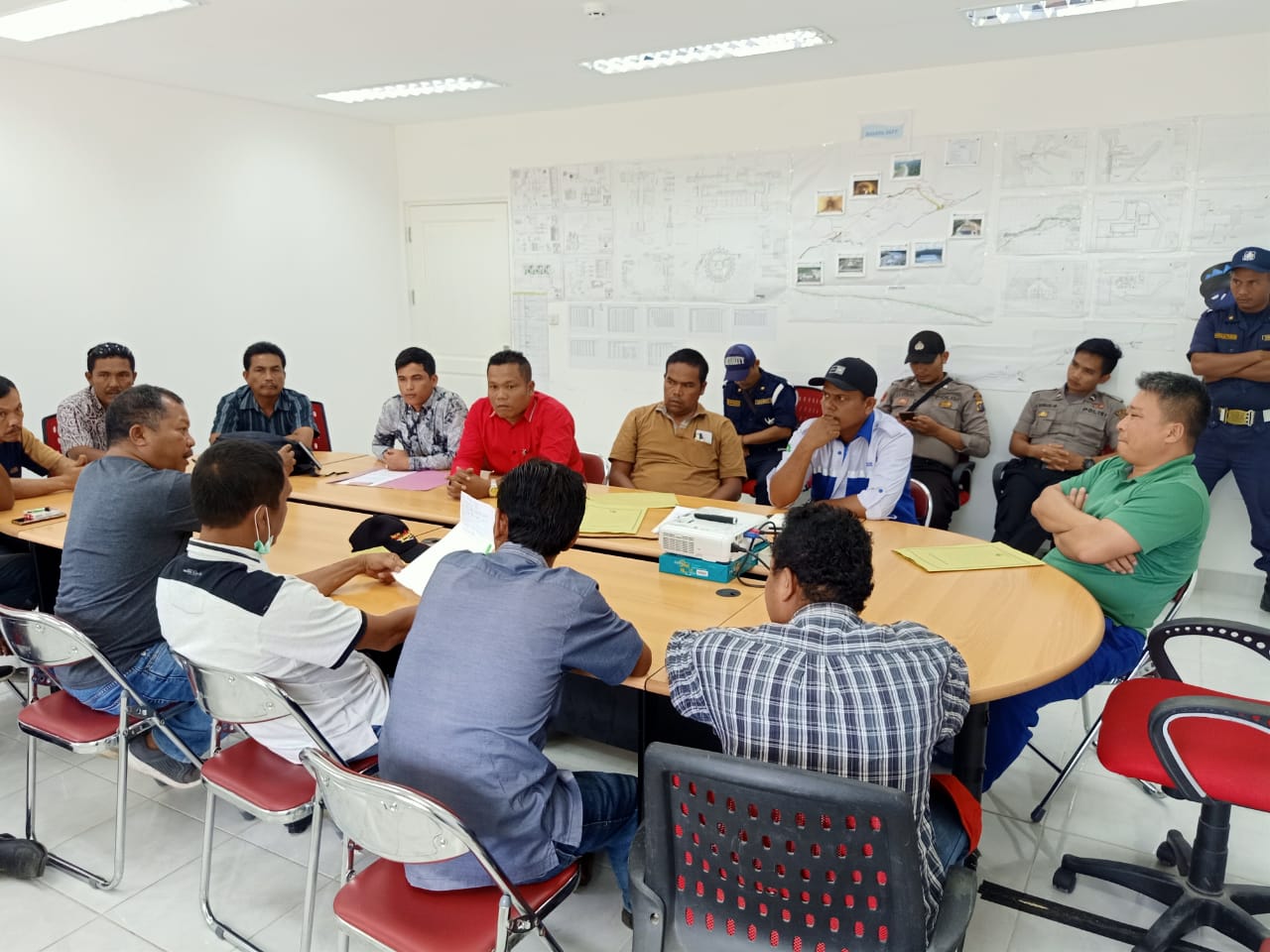 Dinilai Diskriminatif Serta Ingkar Janji Terkait SDM Lokal, PT BNE Didatangi Aktivis dan Warga Habornas