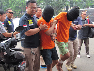 PENYAKIT MASYARAKAT TERMEHEK MEHEK,DI RINGKUS POLISI DI TANGERANG
