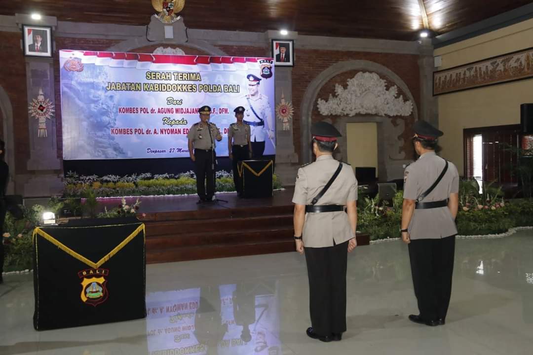 Kapolda Bali Pimpin Upacara Serah Terima Jabatan Kabiddokes Polda Bali