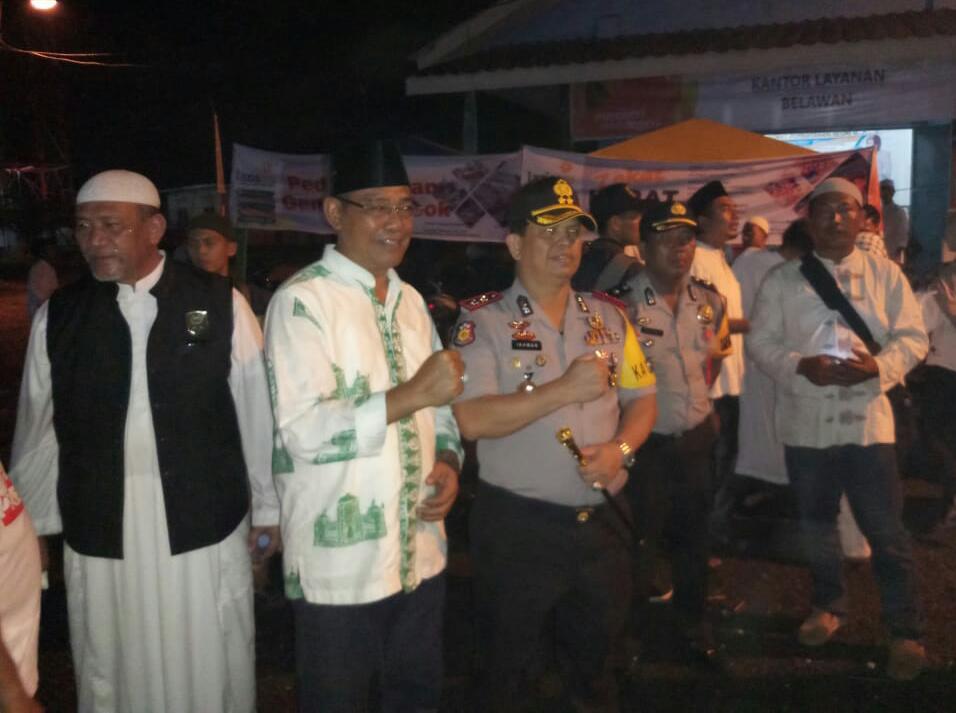 Kapolres Pelabuhan Belawan Pimpin Langsung Pengamanan Pawai Obor Idul Adha
