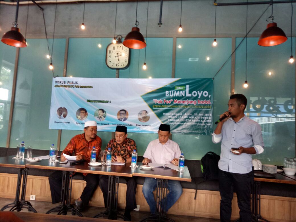 "Pak Pos" Menerjang Badai