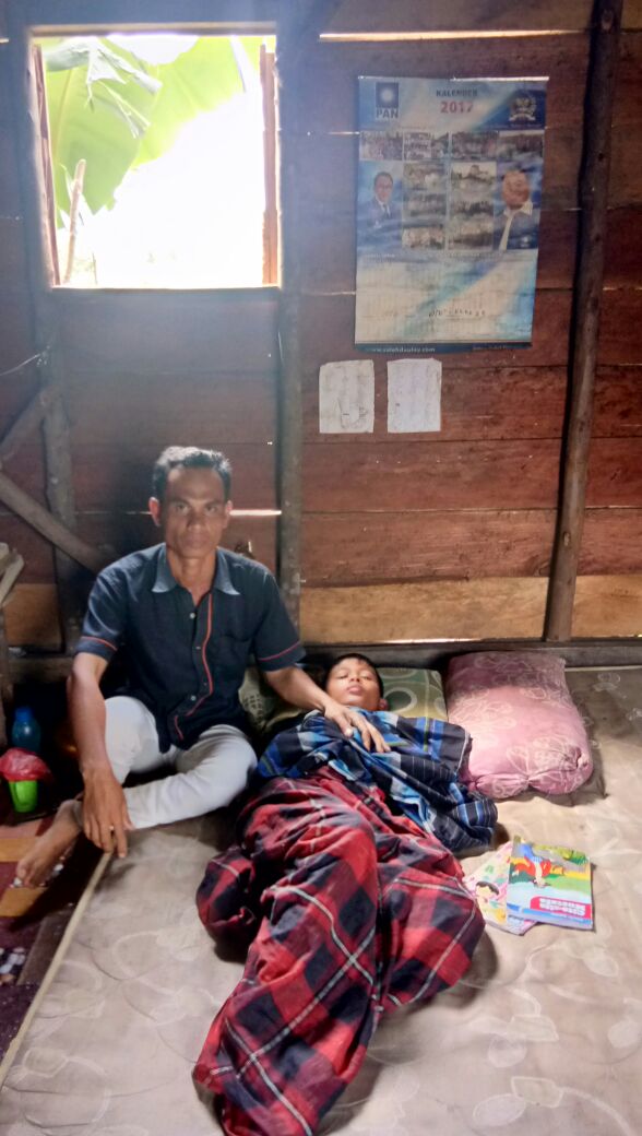 Tidak Punya JKN-KIS Warga Miskin di Tapsel Tak Bisa Berobat , Rumahnya pun belum di Aliri Listrik 