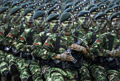 TNI Tertinggi Parpol Terendah, Ini Bahaya Bagi Demokrasi