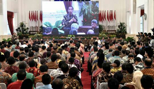 Presiden Canangkan Program Padat Karya : Perintahkan Para Kepala Daerah Tinggalkan Pola Lama Dalam Pengelolaan Dana  APBD