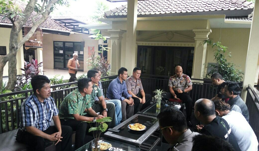 PIHAK POLRESTA BOGOR BERHASIL DAMAIKAN PERSELISIHAN ANTARA OJEK ONLINE DAN OJEK KONVENSIONAL