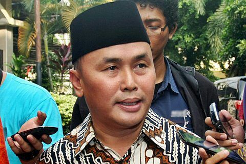  5 PEJABAT  DIPERCAYAKAN SUGIANTO MULAI BEKERJA HARI INI 
