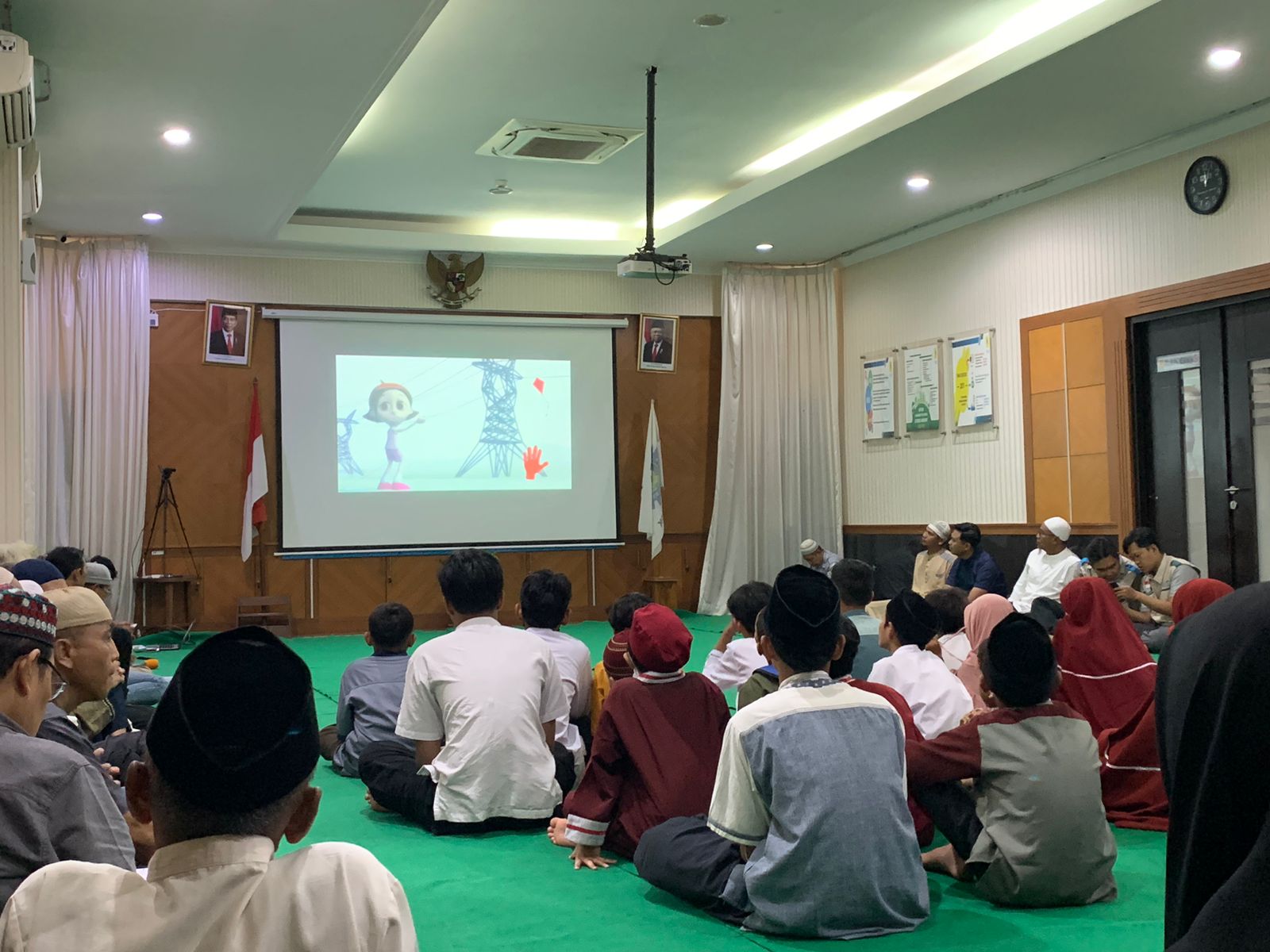 Antisipasi Bahaya Listrik Masa Libur Lebaran, PLN dan YBM PLN UP3 Depok Lakukan Sosialisasi Bahaya Listrik 