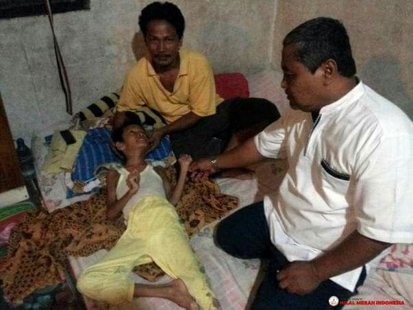 FPI (FRONT PEMBELA ISLAM) BANTU ANAK KELUARGA KRISTEN YANG SEDANG SAKIT KERAS 