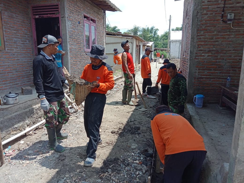 TNI Sebagai Pelopor Kerja Bakti di Lokasi TMMD Mojosongo