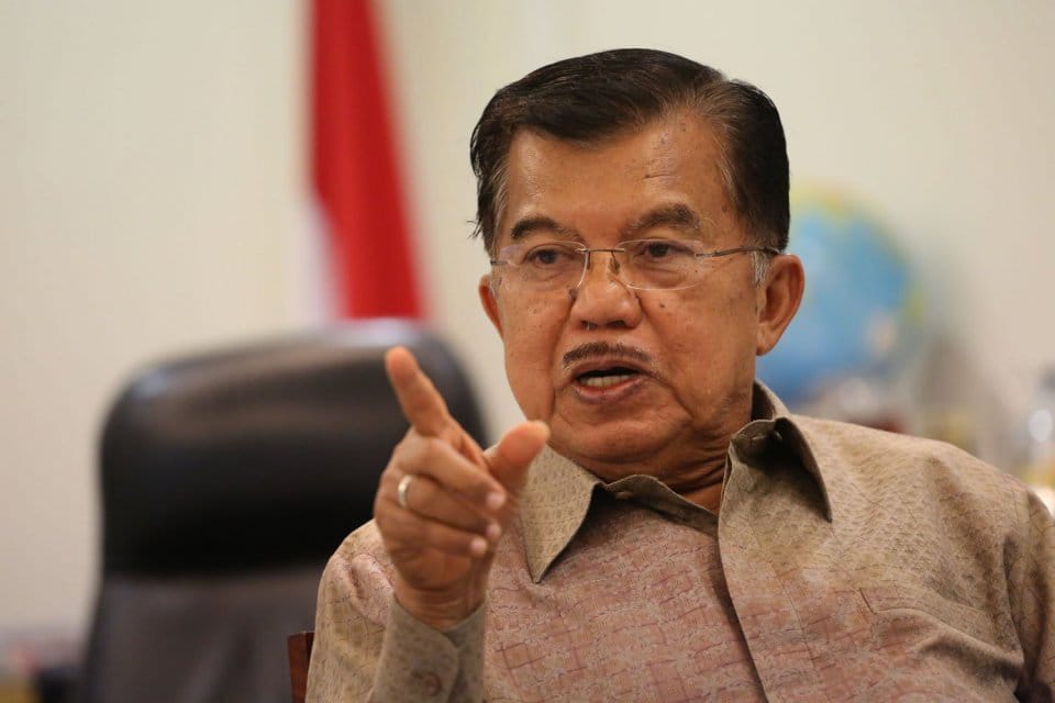Wapres Jusuf Kalla Terima Gelar Doktor Honoris Causa di UMI 