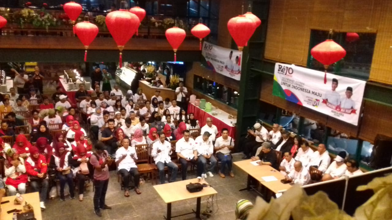 Gelar Nobar, Relawan Jokowi Do'akan Kesembuhan Ani Yudhoyono