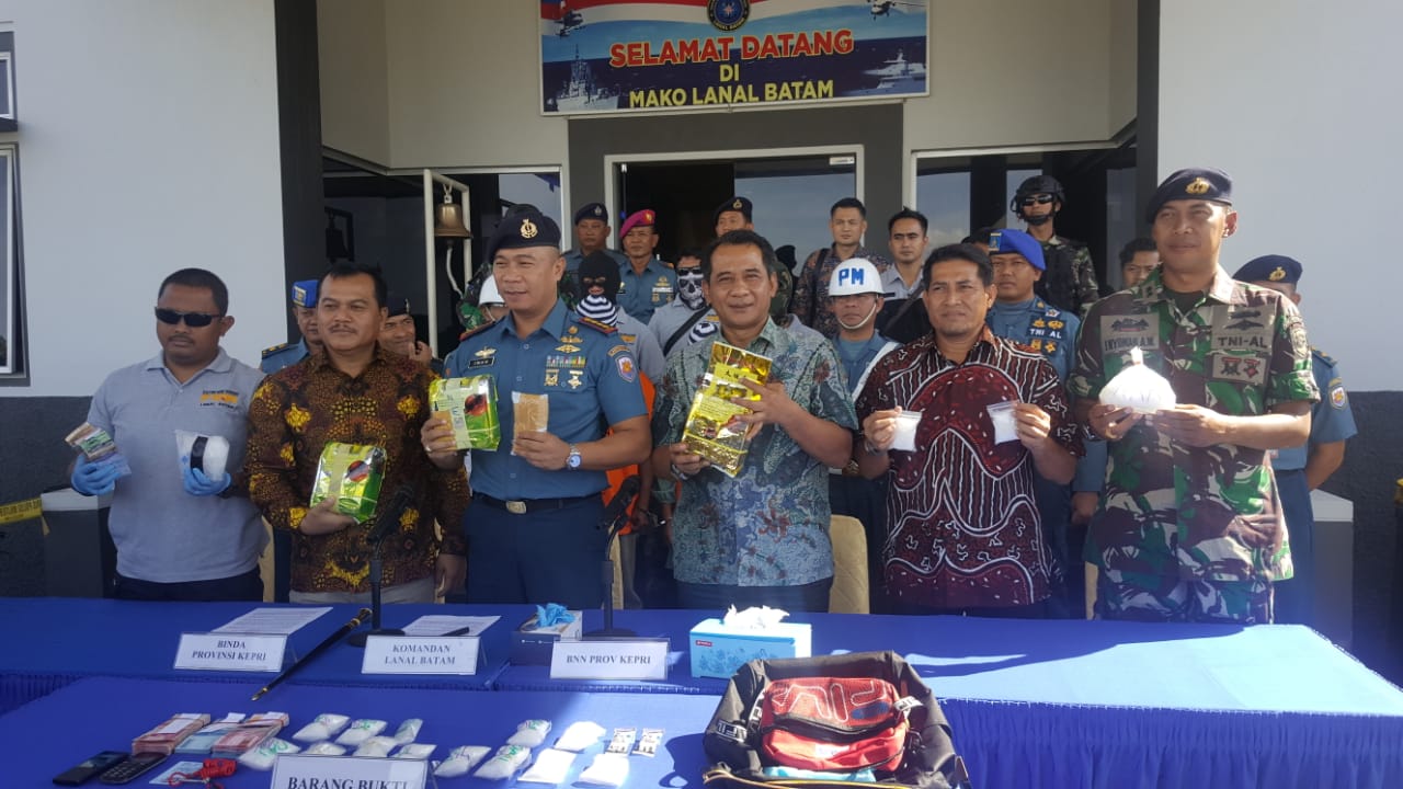 Dua Orang Bersaudara Bawa Sabu 5 kg, Diringkus TNI AL Batam