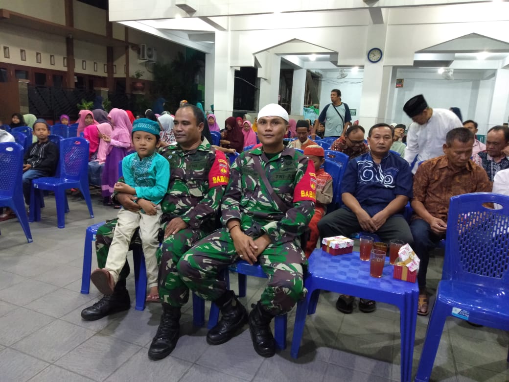 Inilah Cara Pererat Silaturahmi Babinsa Kratonan hadiri Pengajian dan Halal Bihalal