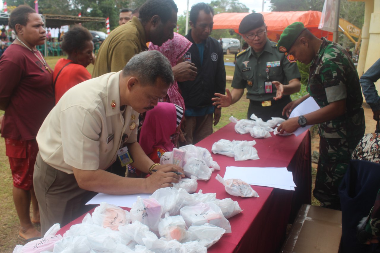Kementerian Pertahanan RI Beri Bantuan Kesehatan Di Distrik Muting Wilayah Perbatasan