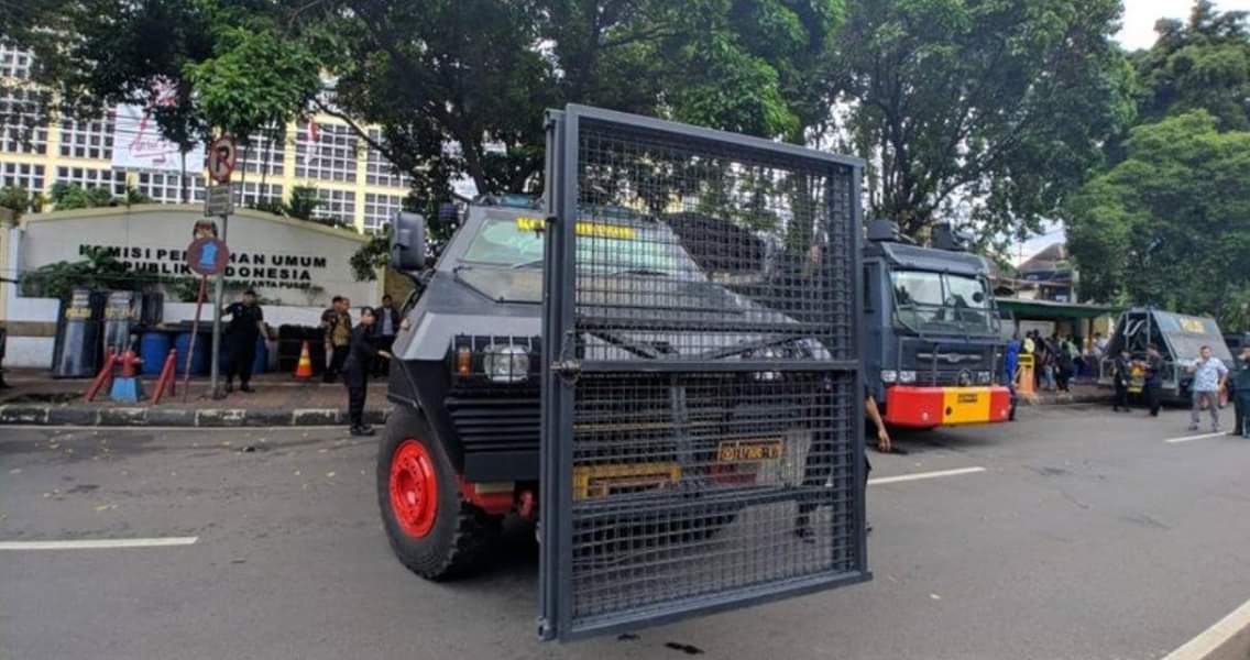 Polres Metro Jakarta Pusat Kawal Massa Aksi dari Masjid Sekitar Menteng ke Depan KPU