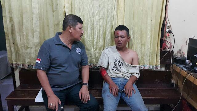 DI TERIAKI MALING..MALING, PENJAMBRET INI TERTANGKAP POLISI
